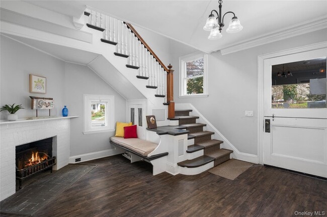 Building Photo - 579 Broadway