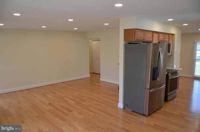 Building Photo - 9012 Paddock Ln