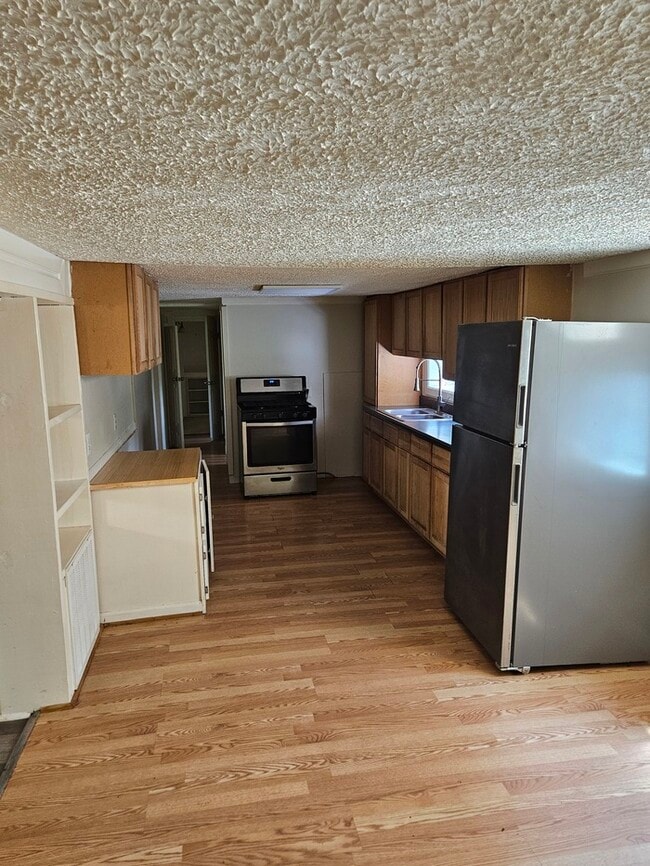 Building Photo - 2 Bedroom 2 Baths Ranch Home