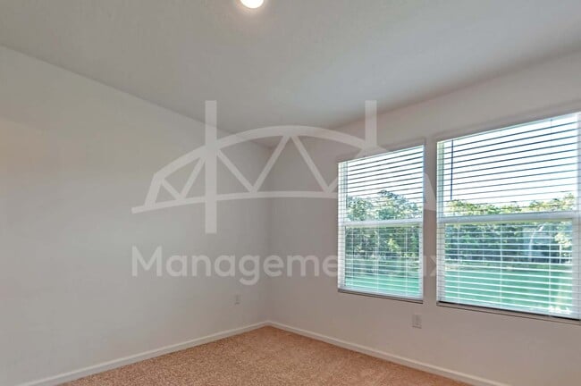 Building Photo - 8373 Zenith Cir