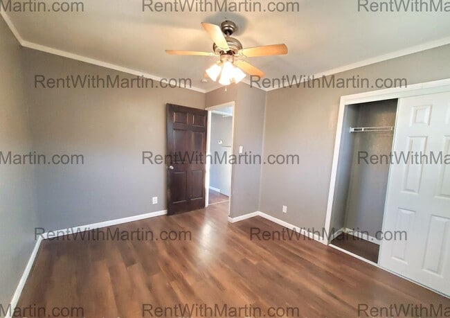 Building Photo - FOR RENT- 2 bed near University/Lark Brewi...