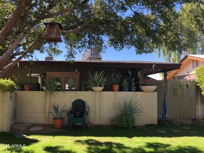 Building Photo - 2020 S Granada Dr