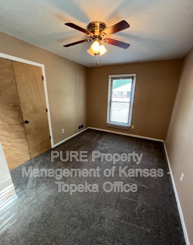 Building Photo - 2013 NW 84th Terrace