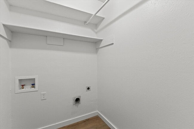 Building Photo - 5310 Vagas Dr