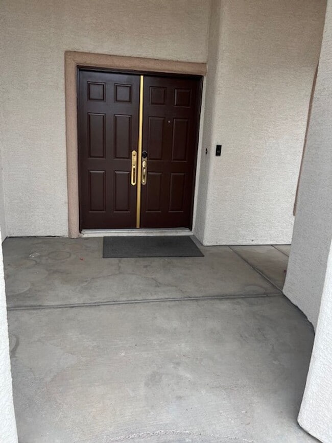Building Photo - A Fabulous 4 Bedroom House in Peccole Ranch