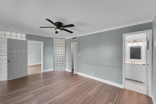 Building Photo - 6101 N Falls Cir Dr