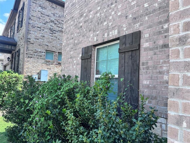 Building Photo - 533 Gabrielle Anne Dr