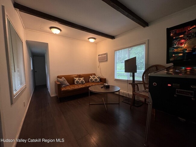Building Photo - 384 Glenerie Blvd
