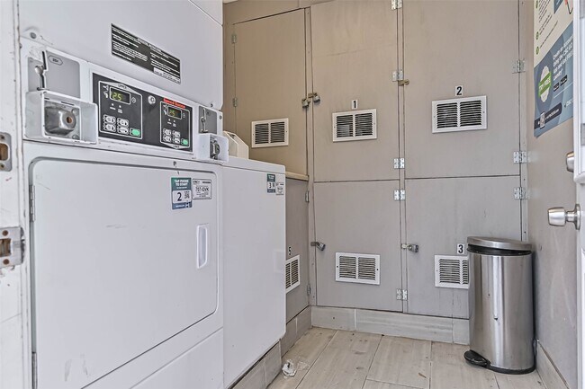 Building Photo - 2914 Avenue K Ave