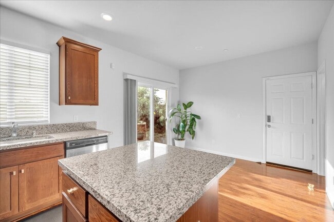 Building Photo - 8071 Weeping Willow Ln