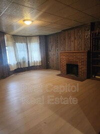 Building Photo - 233 E King St