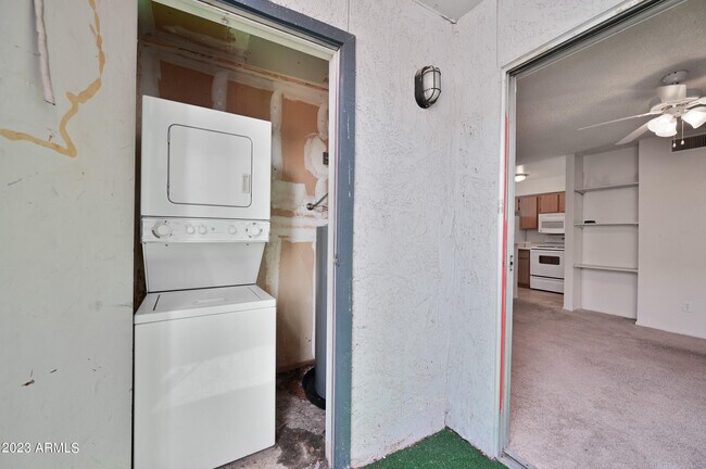 Building Photo - 4410 N Longview Ave