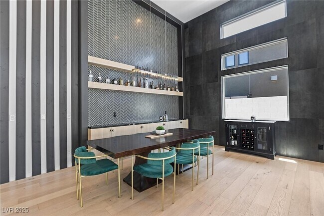 Building Photo - 10927 White Clay Dr