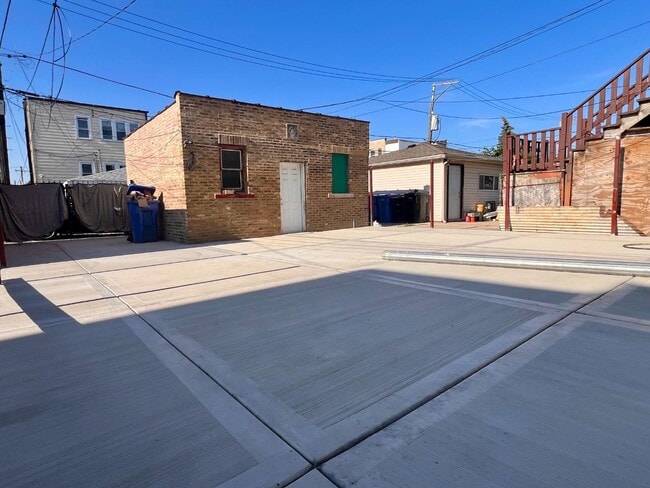 Building Photo - 3236 W Cortez St