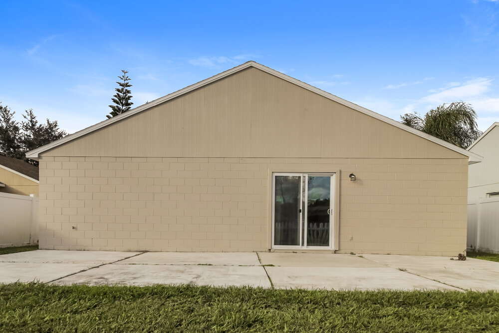 Building Photo - 13710 Glasser Ave