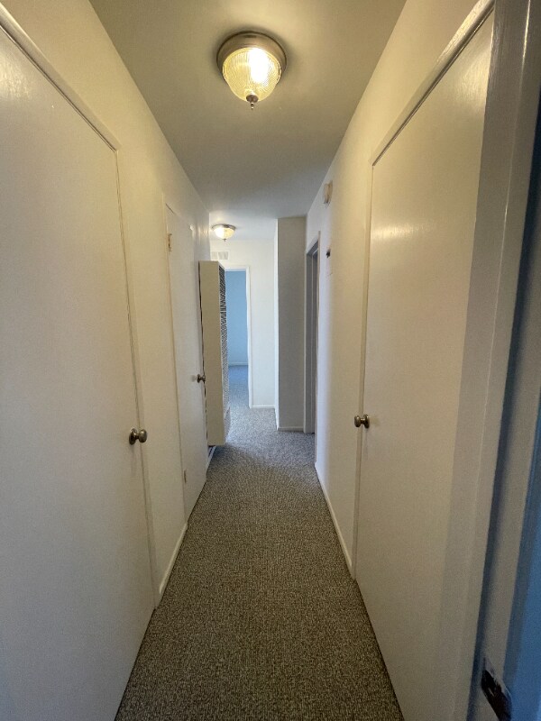 Building Photo - 1122 S Clark Dr