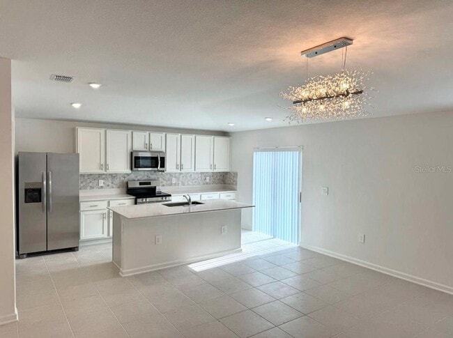 Building Photo - 2704 Pioneer Trl