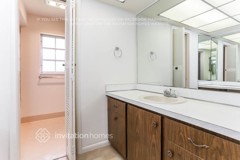 Building Photo - 232 Gleneagles Dr