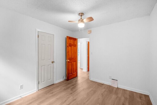 Building Photo - Space to Live, Room to Dream, 4BR/2BA with flex space, office, 2 car dettached garage and ample p...