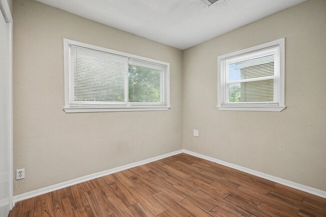 Building Photo - 6500 Haden Dr