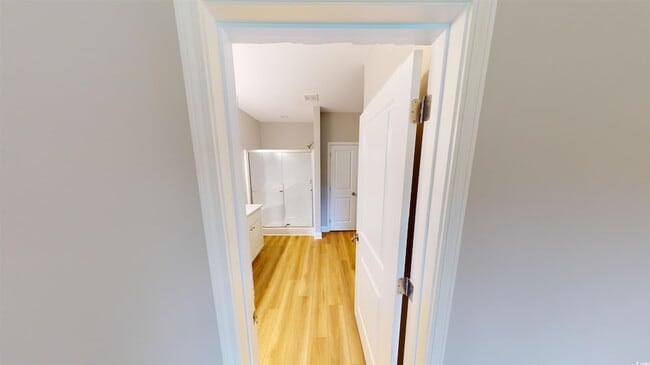 Building Photo - 1016 Moen Lp
