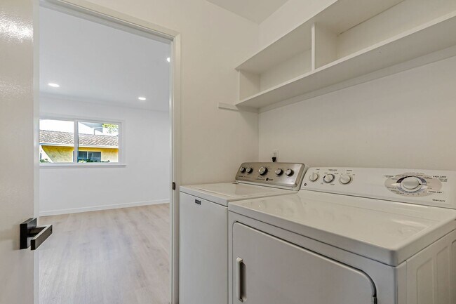 Building Photo - Stunning Updated Home in Almaden Valley