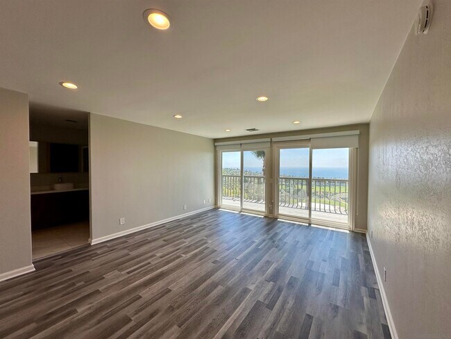 Building Photo - 6920 Country Club Dr