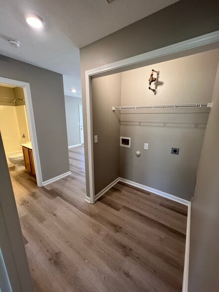 Laundry Hookups - 2A Circleview Dr