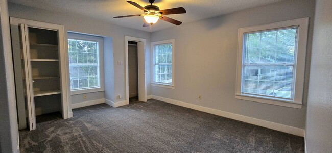 Building Photo - 3 BED 1.5 BATH HOME NEAR TCU!