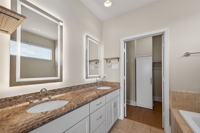 Building Photo - 2318 Emancipation Ave