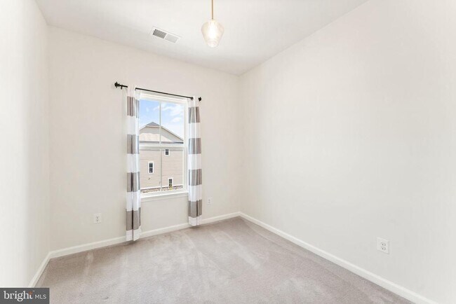 Building Photo - 41715 McMonagle Square