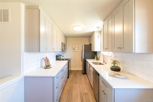 Building Photo - Spectacularly Remodeled Wheat Ridge Home