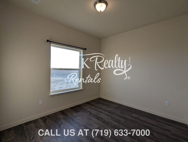 Building Photo - 1672 E Purcell Blvd