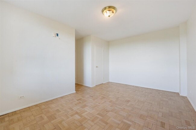Building Photo - 5355 Henry Hudson Pkwy W
