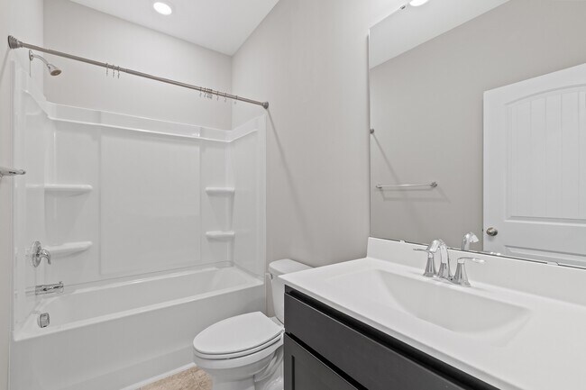 Building Photo - 138 Willow Grove Ln