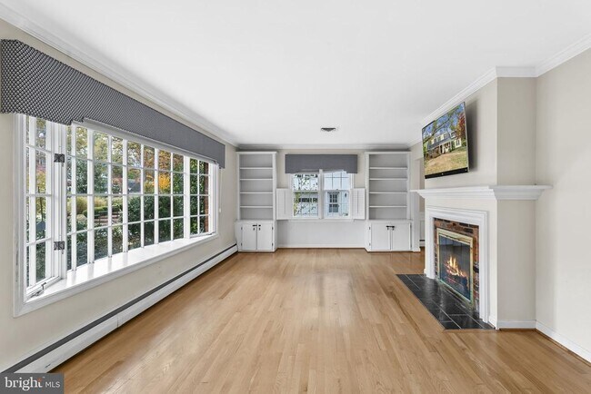 Building Photo - 9102 Volunteer Dr