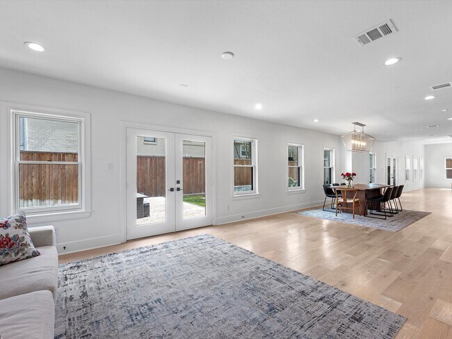 Building Photo - 2147 Colquitt St