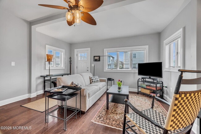 Building Photo - 46 Barberie Ave