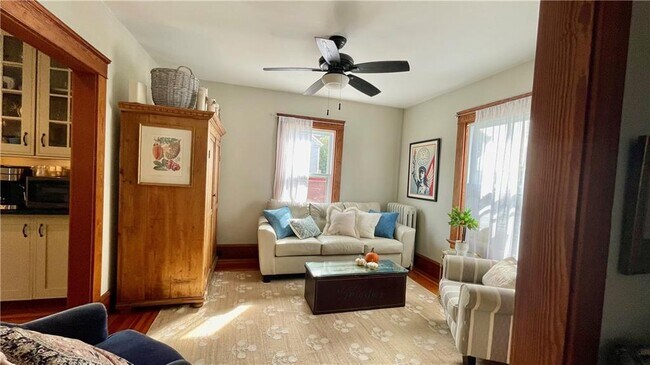 Building Photo - 11 White St