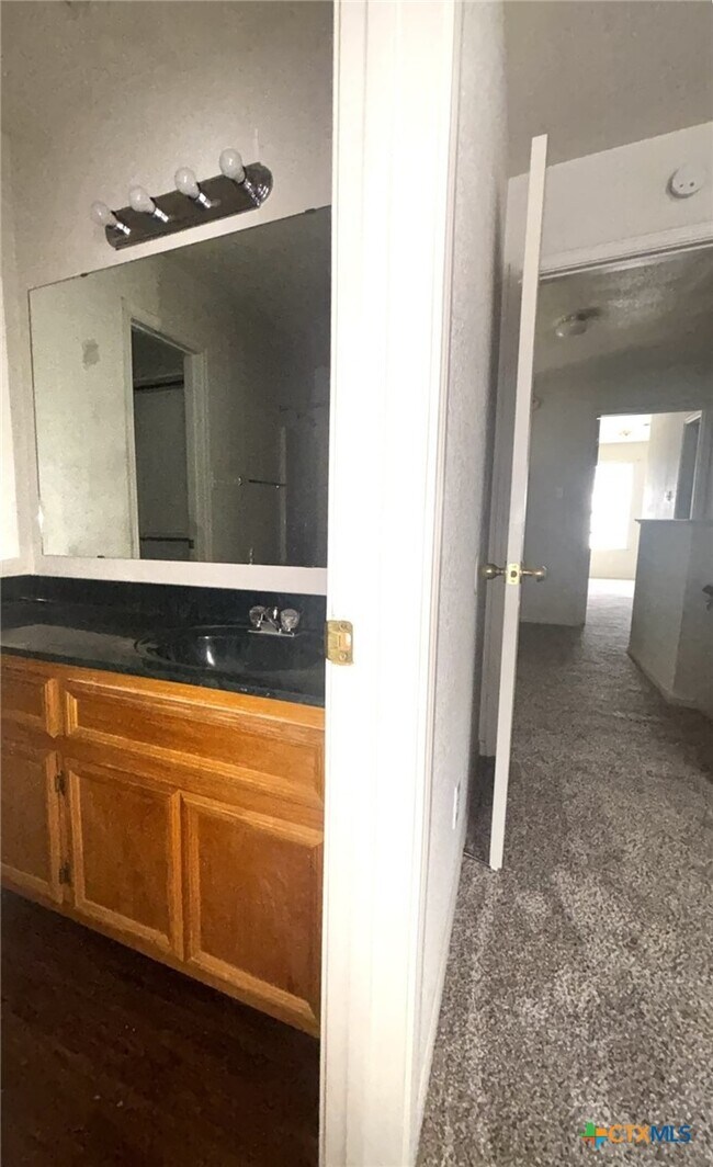 Building Photo - 308 Deloris Dr