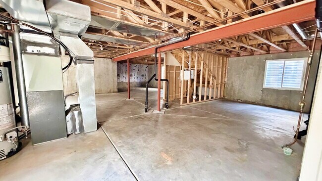 Building Photo - Fantastic 4 Bed 2.5 Bath + Office 2 Car Attached Garage in Murphy Creek Community Pool + Tennis C...