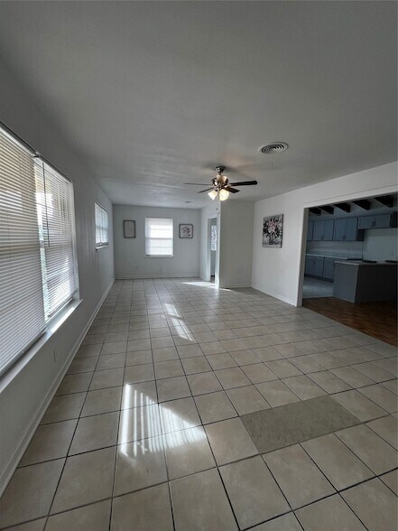 Building Photo - 8300 Doreen Ave