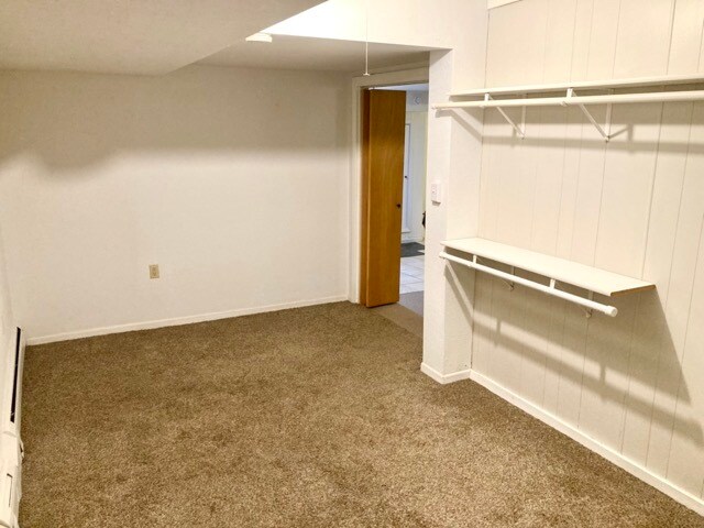 Building Photo - 313 S 21st Ave E