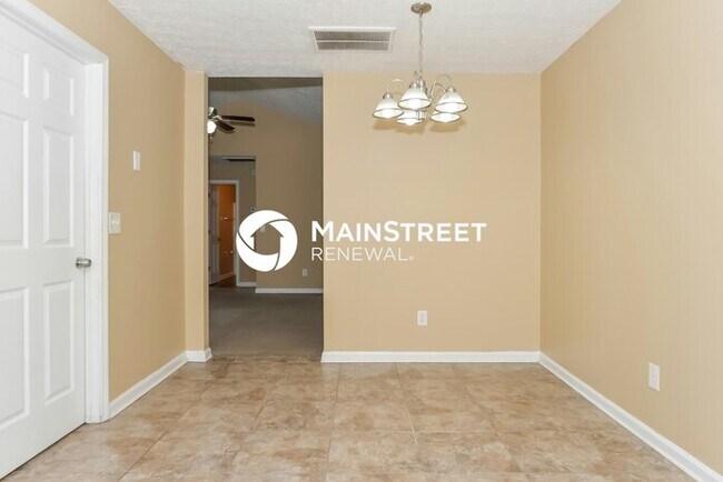 Building Photo - 3 Bedroom Pet-Friendly Home in Hampton, GA with Main Street Renewal