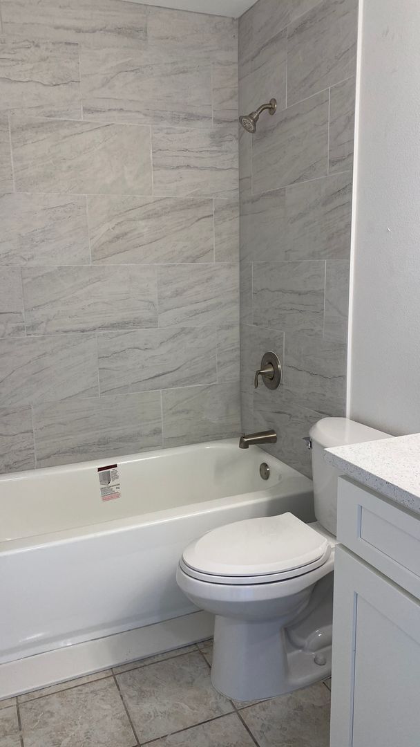 Building Photo - Beautifully Updated 2 Bedroom, 2 Bath Vill...