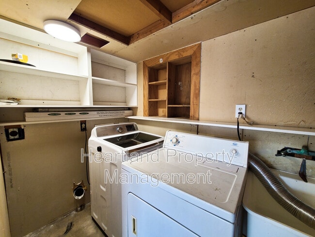 Building Photo - 5031 Monroe Ave