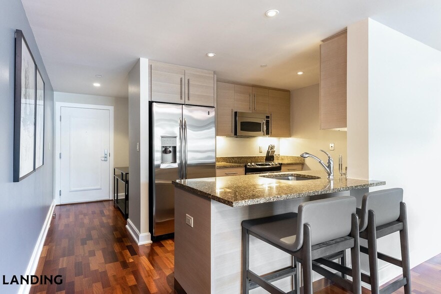 Building Photo - 1128 10th St NW