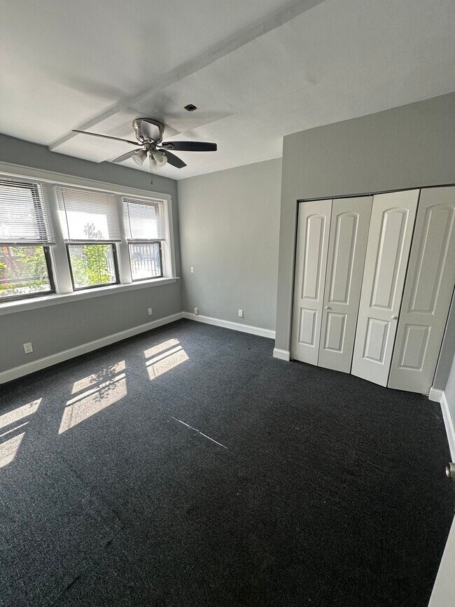 Building Photo - 1614 N Harding Ave