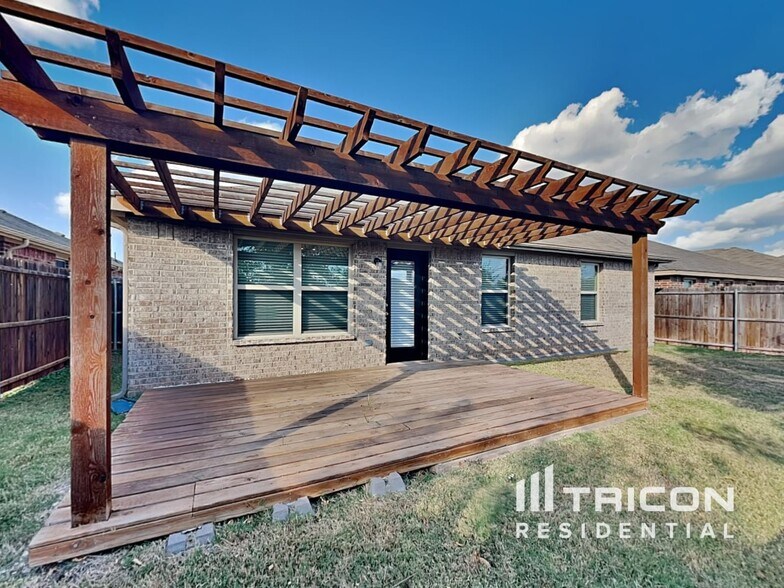 Building Photo - 2060 Brisbon St