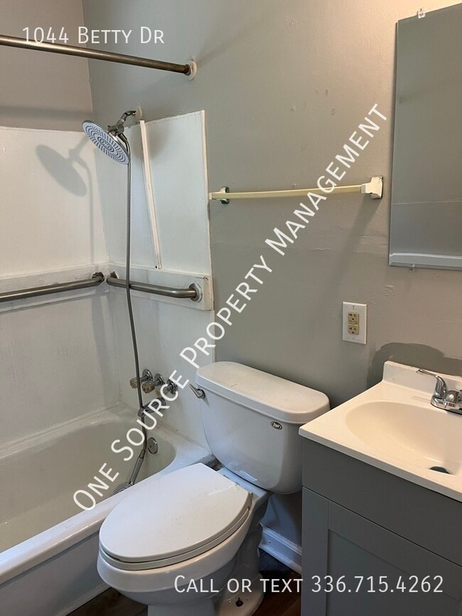 Building Photo - 1044 Betty Dr
